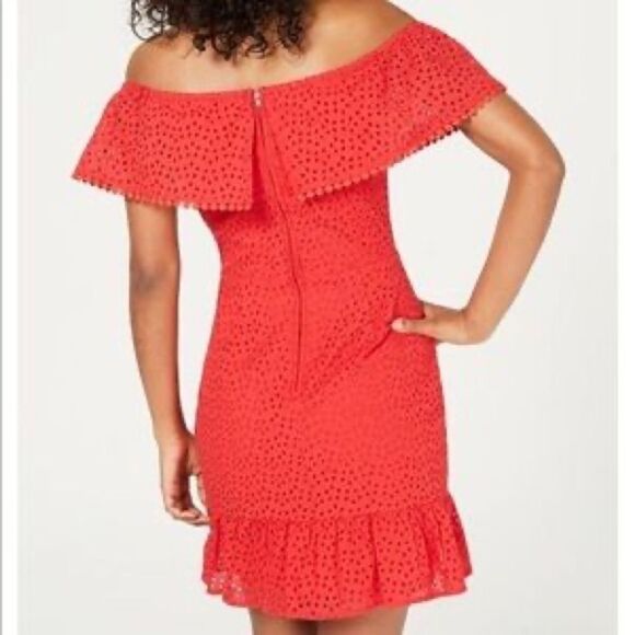 ✨Juniors' Off-The-Shoulder Eyelet Dress✨ - Picture 3 of 3